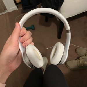 Wireless beats solo 3